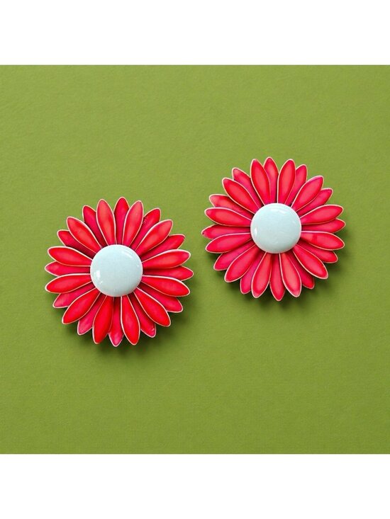 Vintage Jewelry - Vintage 1960s Enamel Flower Earrings Coral White MOD Pop Art Clip On Statement